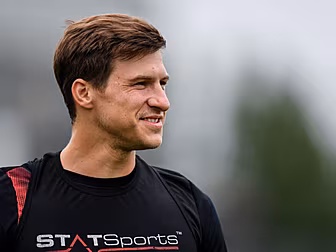 Dundalk complete signing of US...