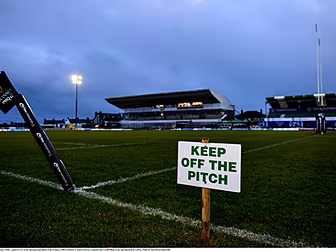 Ulster and Connacht players gi...