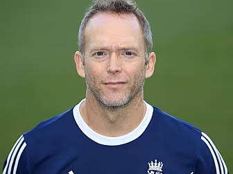 Cricket Ireland hire Somerset...