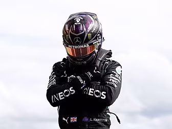 Hamilton pays tribute to Chadw...
