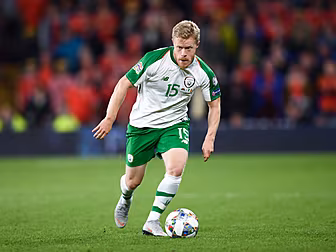 Daryl Horgan signs for Champio...