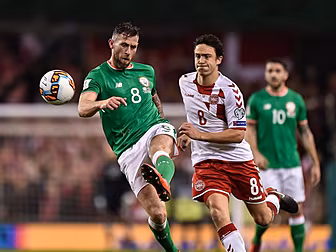Waterford confirm signing of D...