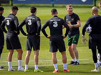 Ireland team news: Stephen Ken...