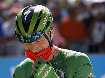 Bennett extends green jersey l...