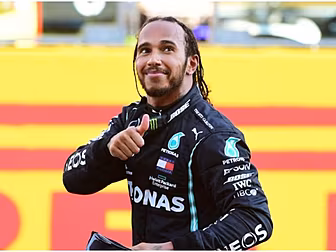 Lewis Hamilton takes 90th F1 w...