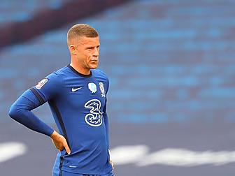 Villa sign Ross Barkley on loa...