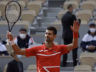 Djokovic into round 3 at Frenc...