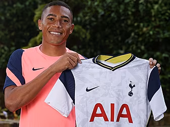 Tottenham sign Carlos Vinicius...