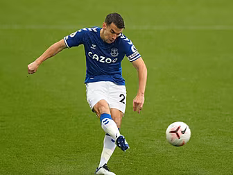 Seamus Coleman back training a...