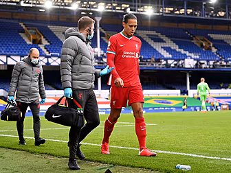 Klopp admits van Dijk return t...