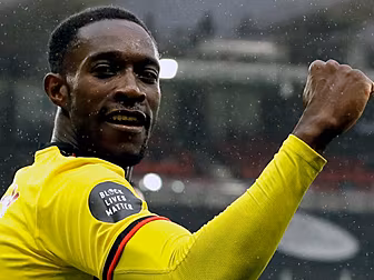 Danny Welbeck signs for Bright...