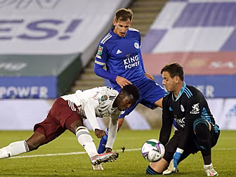 Arsenal-Leicester team news: B...