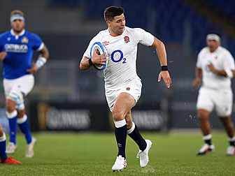 England survive early Italy sc...