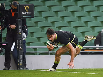 WATCH: Ireland outlast feisty...