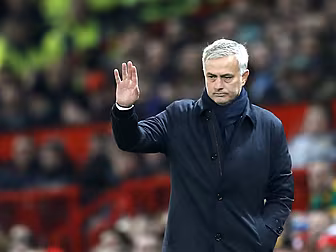 Mourinho says teams dropping i...