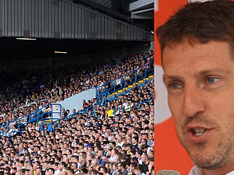 Mitten on Man United v. Leeds...