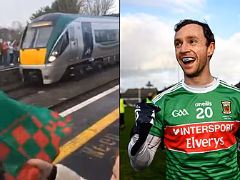 WATCH: Mayo footballers receiv...