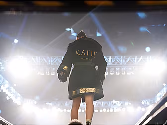 Katie Taylor retains Ring Maga...
