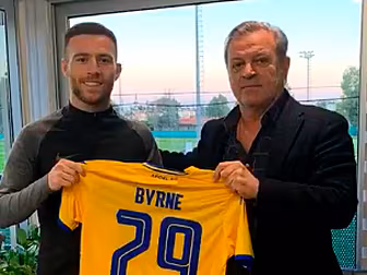 Jack Byrne completes move to M...