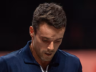 Bautista Agut apologises for c...
