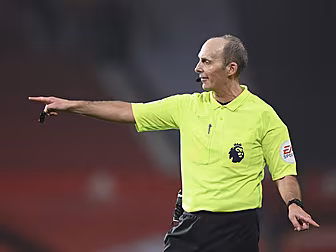 Mike Dean to take weekend off...