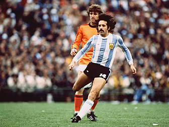 World Cup winner Leopoldo Luqu...