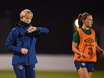 Pauw spoke to Irish skipper Mc...