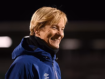 Vera Pauw | 'We don't bring in...