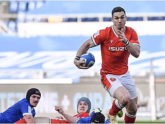 Wales continue march towards G...