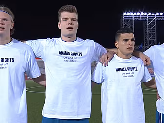 Norway's players protest Qatar...