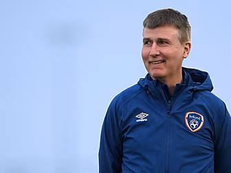Kenny hits back at Cascarino c...