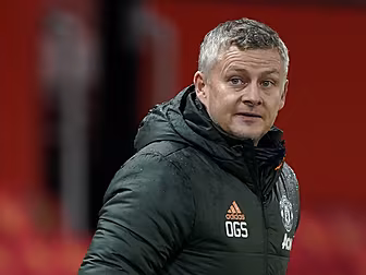TEAM NEWS: Manchester United v...