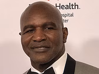Confirmed: Holyfield to end de...