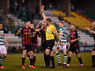 WATCH: Controversial penalty a...
