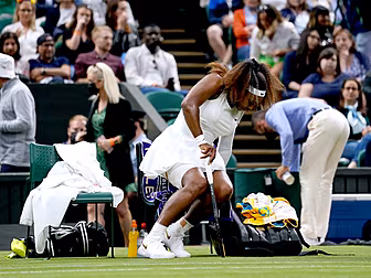 Serena retires hurt at Wimbled...