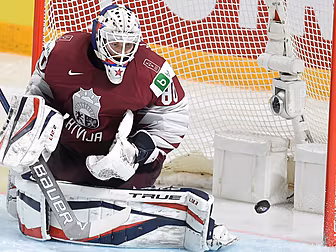 NHL goalkeeper Matiss Kivlenie...