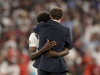 Southgate condemns racist abus...