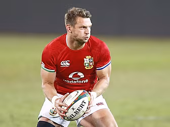 Lions forced into late changes...