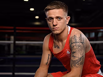 Kurt Walker stuns world champi...