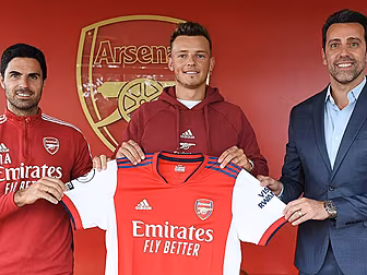 Arsenal complete €59m deal for...