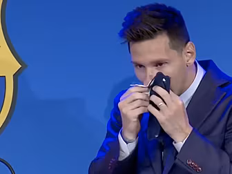 Lionel Messi breaks down in te...