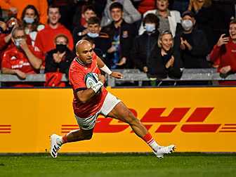 Player Ratings | Zebo shines o...