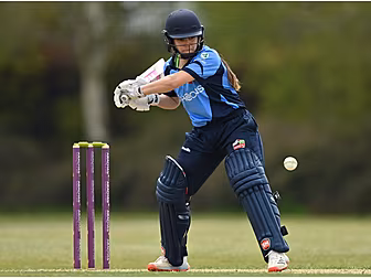 Amy Hunter makes history on bi...