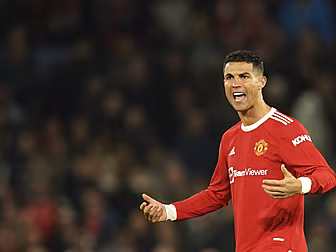 Cristiano Ronaldo must start f...