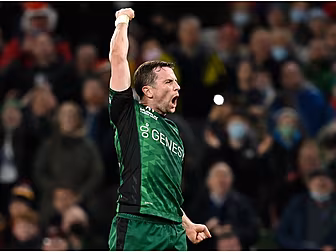Jack Carty commits long-term f...