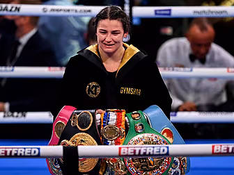 Katie Taylor defeats Firuza Sh...