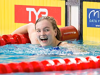 Mona McSharry claims 100m brea...