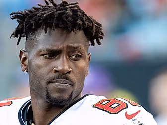 WATCH: NFL player Antonio Brow...