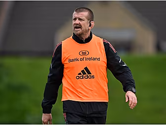Graham Rowntree signs new Muns...
