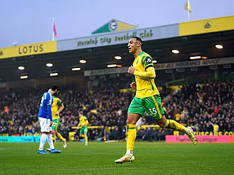 WATCH: Adam Idah scores his fi...